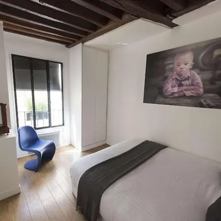 Lucius Apartment