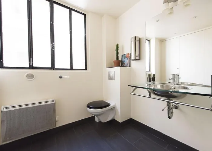 Lucius * باريس